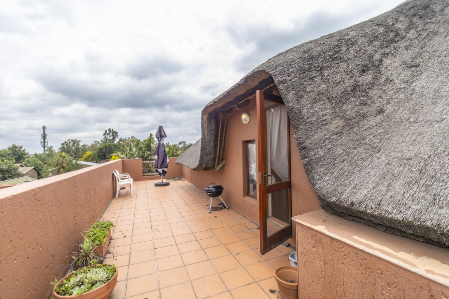 2 Bedroom Property for Sale in Sunninghill Gauteng
