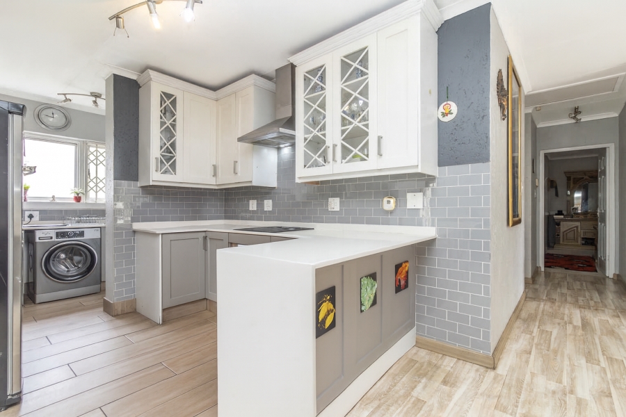 4 Bedroom Property for Sale in Douglasdale Gauteng