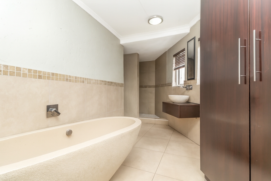 4 Bedroom Property for Sale in Douglasdale Gauteng