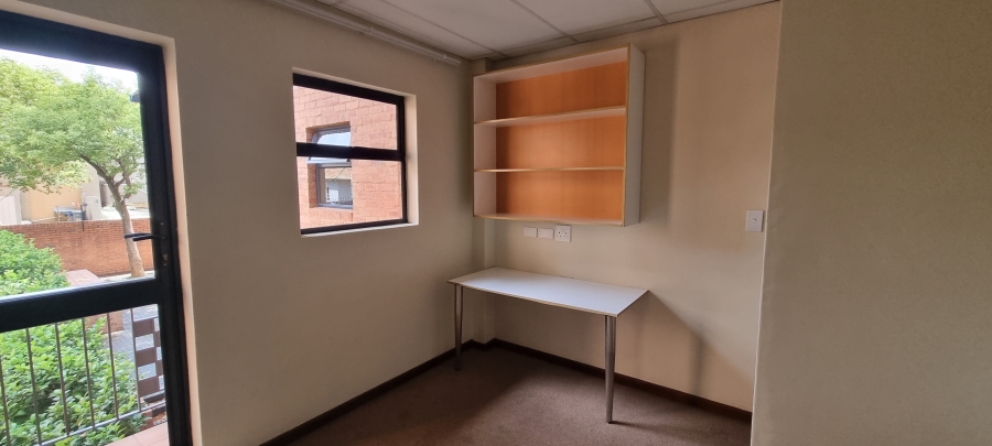 8 Bedroom Property for Sale in Hatfield Gauteng