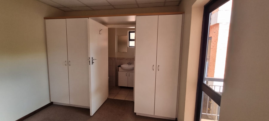 8 Bedroom Property for Sale in Hatfield Gauteng