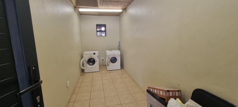 8 Bedroom Property for Sale in Hatfield Gauteng