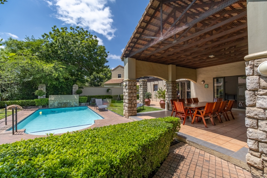 4 Bedroom Property for Sale in Lonehill Gauteng