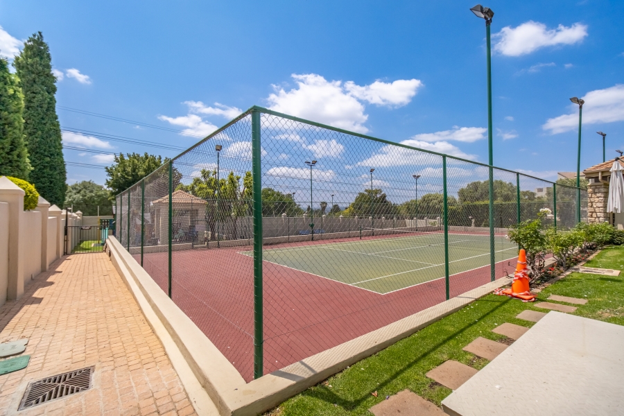 4 Bedroom Property for Sale in Lonehill Gauteng