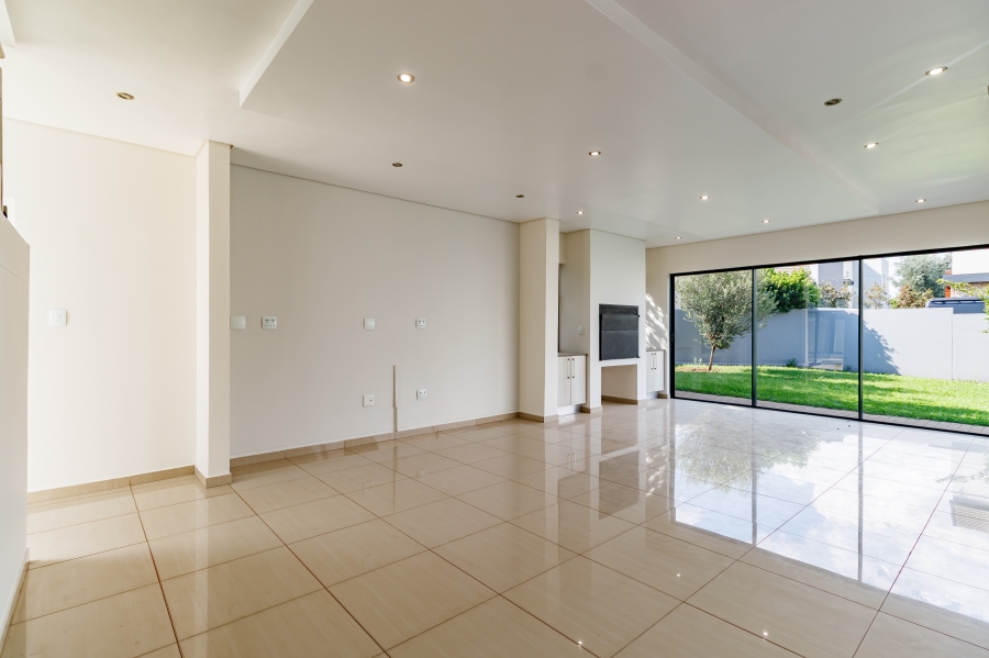 3 Bedroom Property for Sale in Midstream Meadows Gauteng