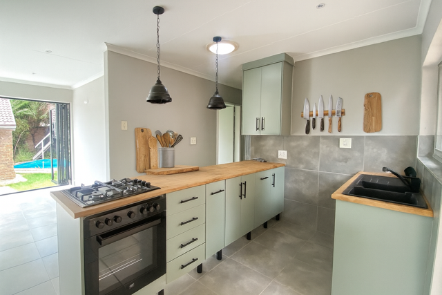 3 Bedroom Property for Sale in Garsfontein Gauteng