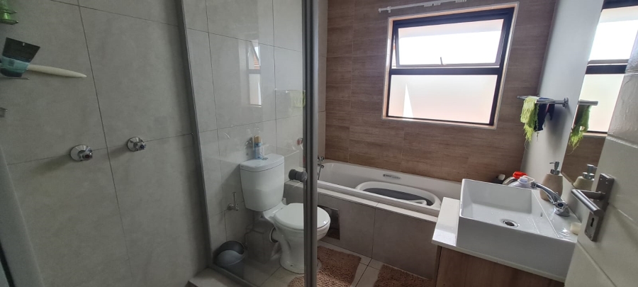 To Let 3 Bedroom Property for Rent in Modderfontein Gauteng