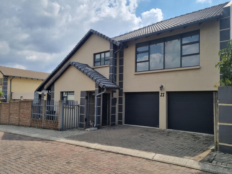 5 Bedroom Property for Sale in Illiondale Gauteng
