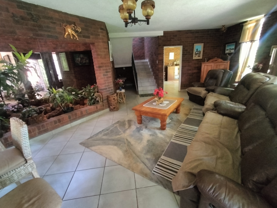 5 Bedroom Property for Sale in Florauna Gauteng