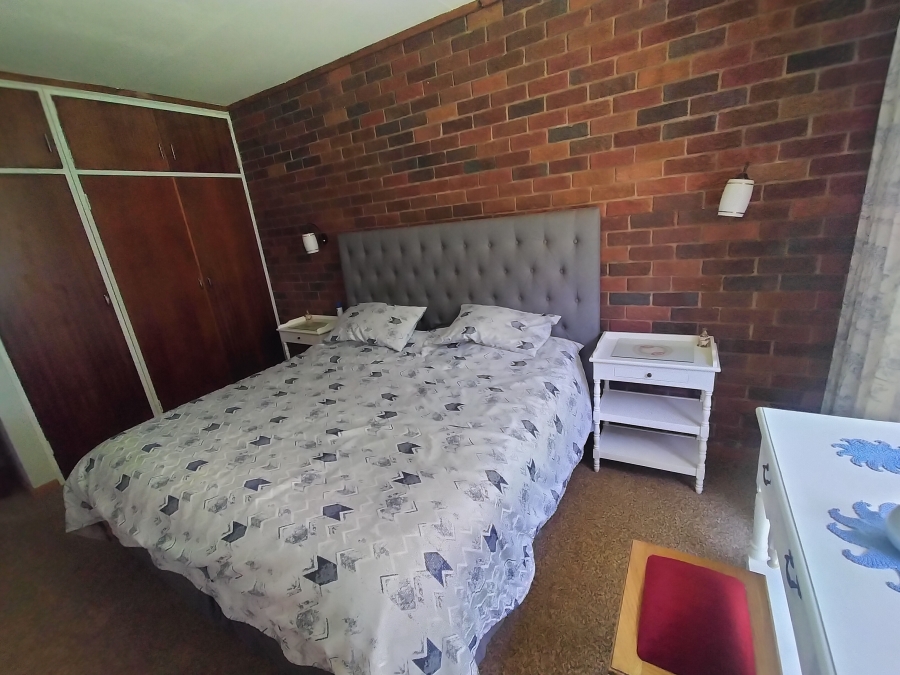 5 Bedroom Property for Sale in Florauna Gauteng