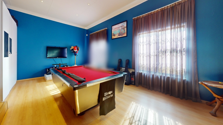 5 Bedroom Property for Sale in Elspark Gauteng