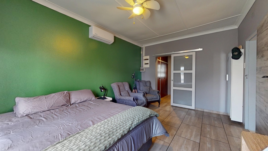 5 Bedroom Property for Sale in Elspark Gauteng