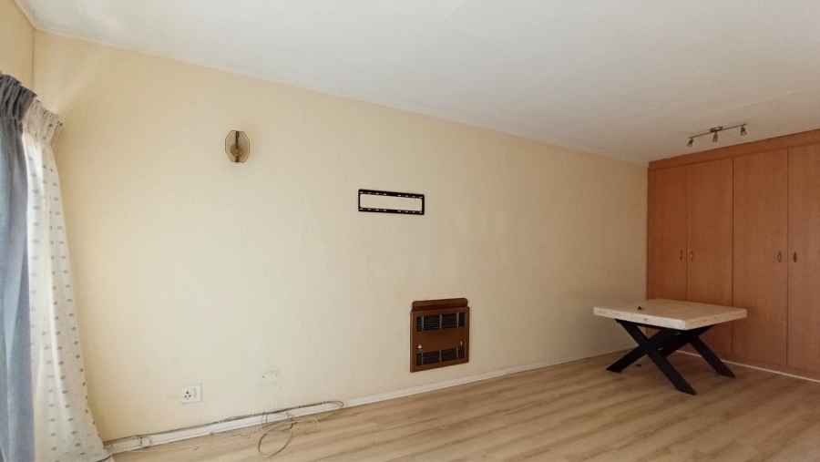 2 Bedroom Property for Sale in Woodmead Gauteng