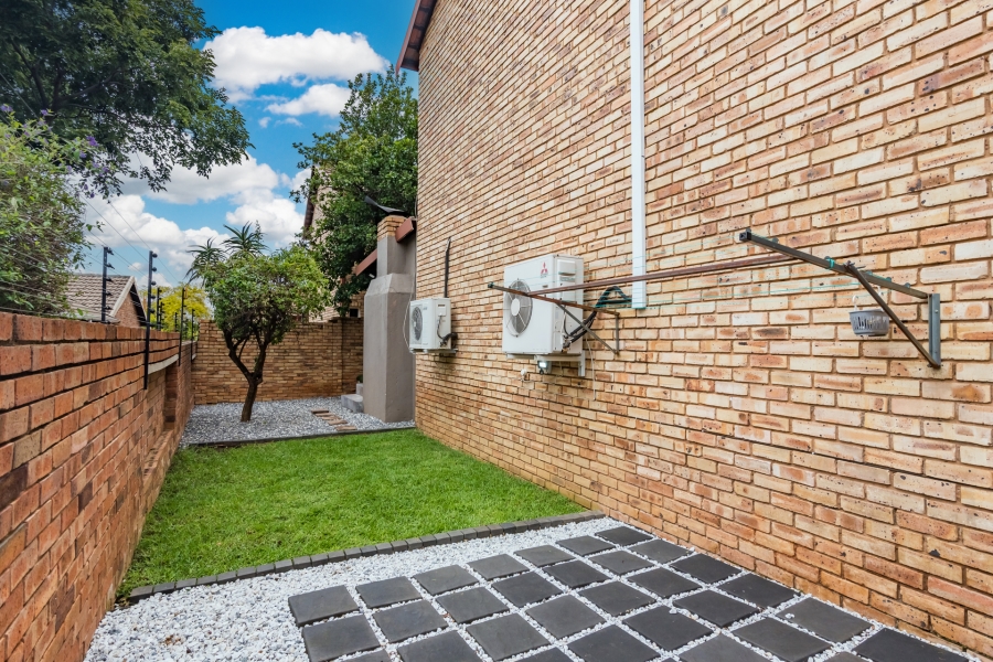 3 Bedroom Property for Sale in Wilgeheuwel Gauteng