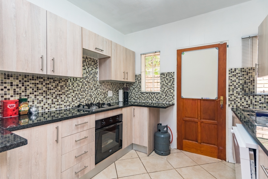 3 Bedroom Property for Sale in Wilgeheuwel Gauteng