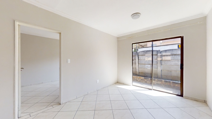 To Let 1 Bedroom Property for Rent in Lambton Gauteng