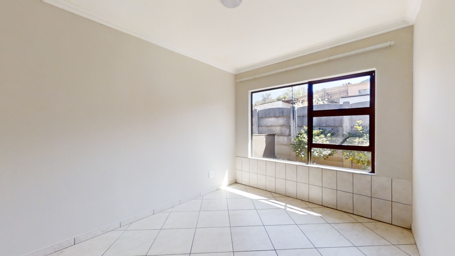 To Let 1 Bedroom Property for Rent in Lambton Gauteng