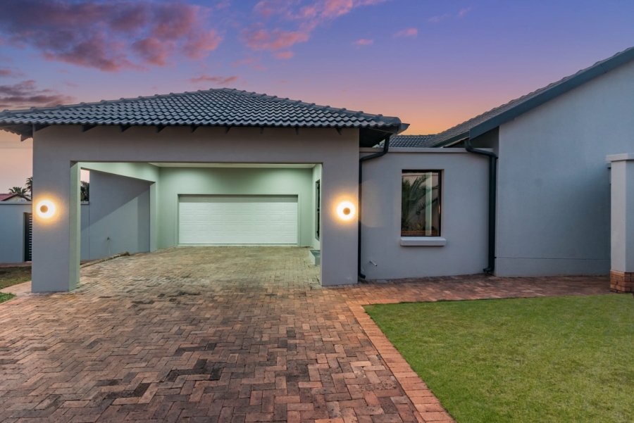 To Let 4 Bedroom Property for Rent in Roodekrans Gauteng