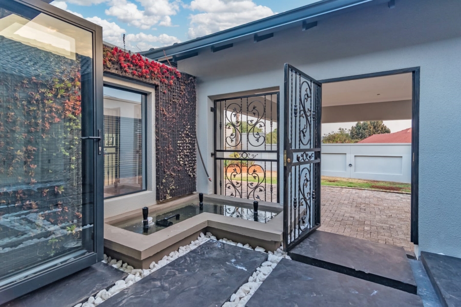 To Let 4 Bedroom Property for Rent in Roodekrans Gauteng