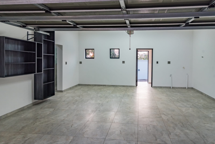 To Let 4 Bedroom Property for Rent in Roodekrans Gauteng