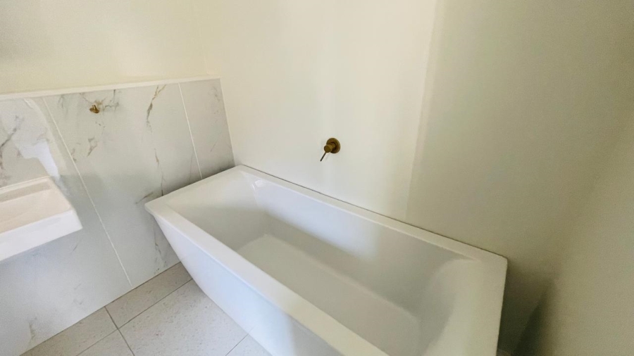 3 Bedroom Property for Sale in Waterfall Gauteng