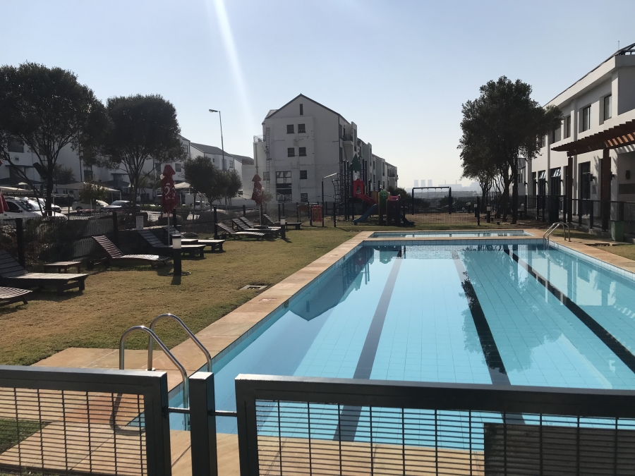 To Let 1 Bedroom Property for Rent in Greenstone Hill Gauteng