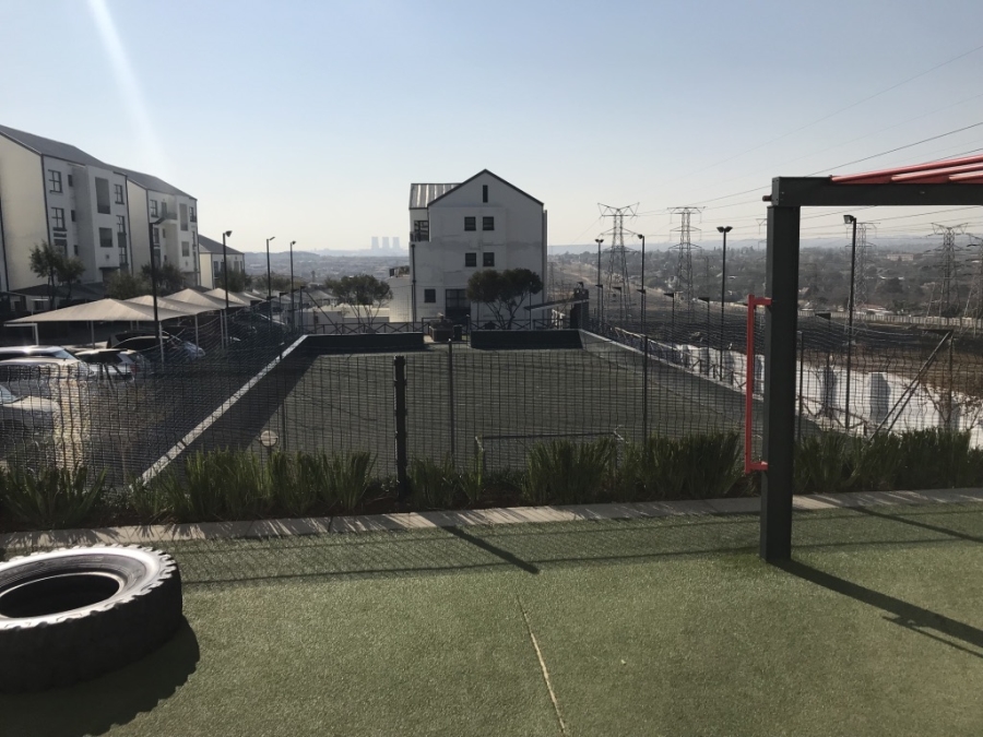 To Let 1 Bedroom Property for Rent in Greenstone Hill Gauteng