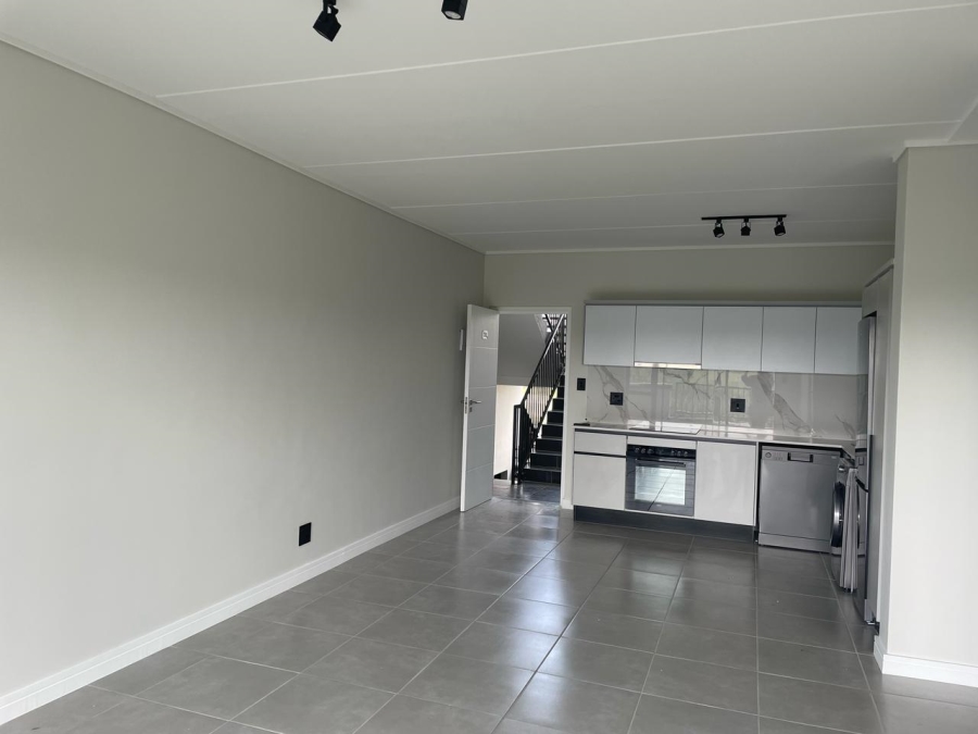 2 Bedroom Property for Sale in Waterfall Gauteng