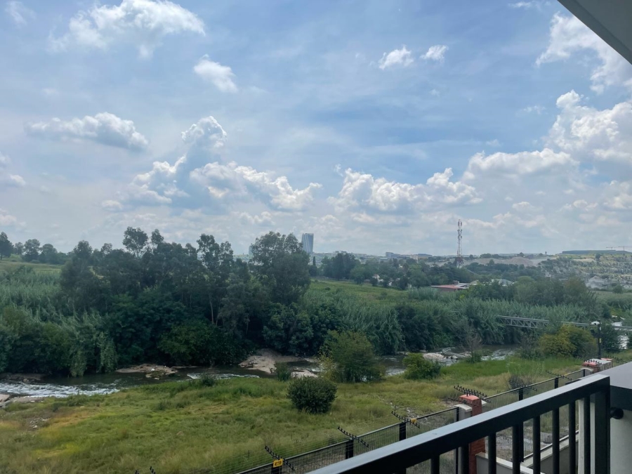 2 Bedroom Property for Sale in Waterfall Gauteng