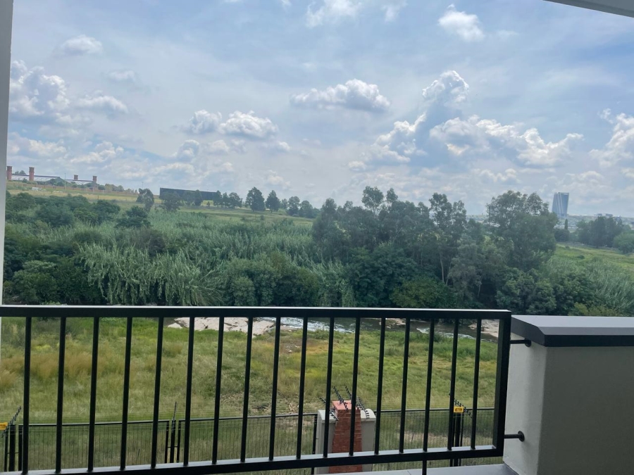 2 Bedroom Property for Sale in Waterfall Gauteng