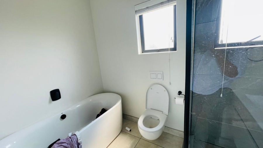 2 Bedroom Property for Sale in Waterfall Gauteng