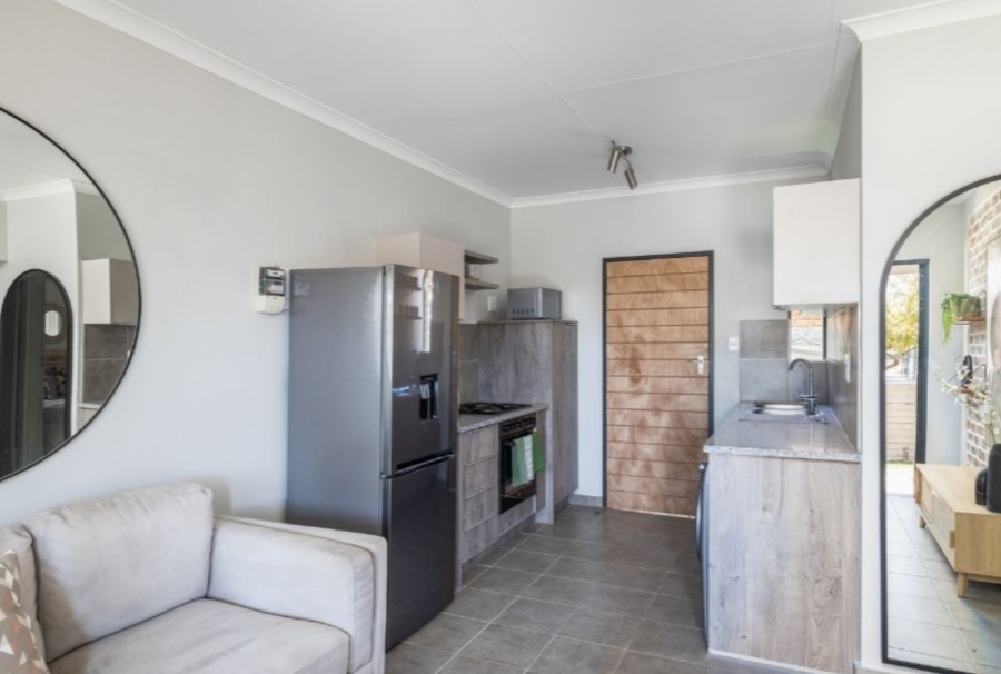 2 Bedroom Property for Sale in Pretoria North Gauteng