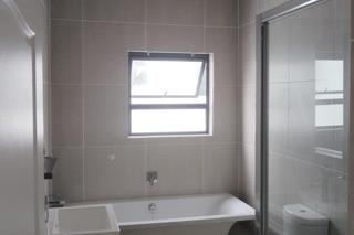 2 Bedroom Property for Sale in Greenstone Ridge Gauteng