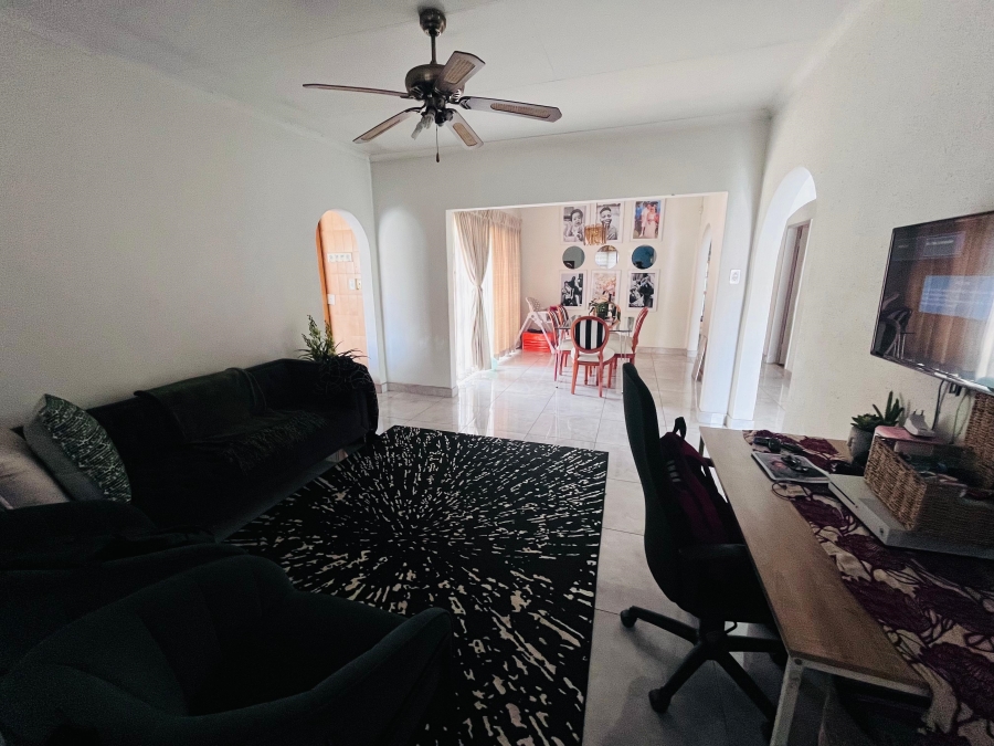 4 Bedroom Property for Sale in Klippoortje Gauteng