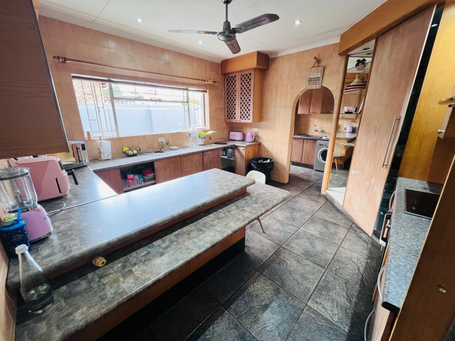 4 Bedroom Property for Sale in Klippoortje Gauteng