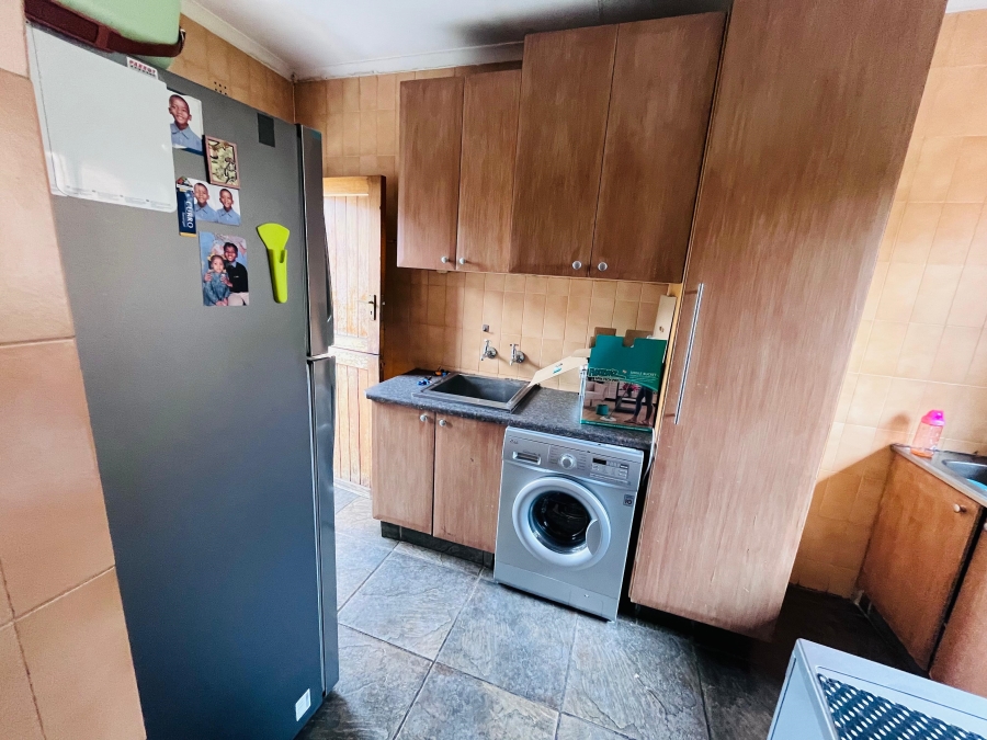 4 Bedroom Property for Sale in Klippoortje Gauteng