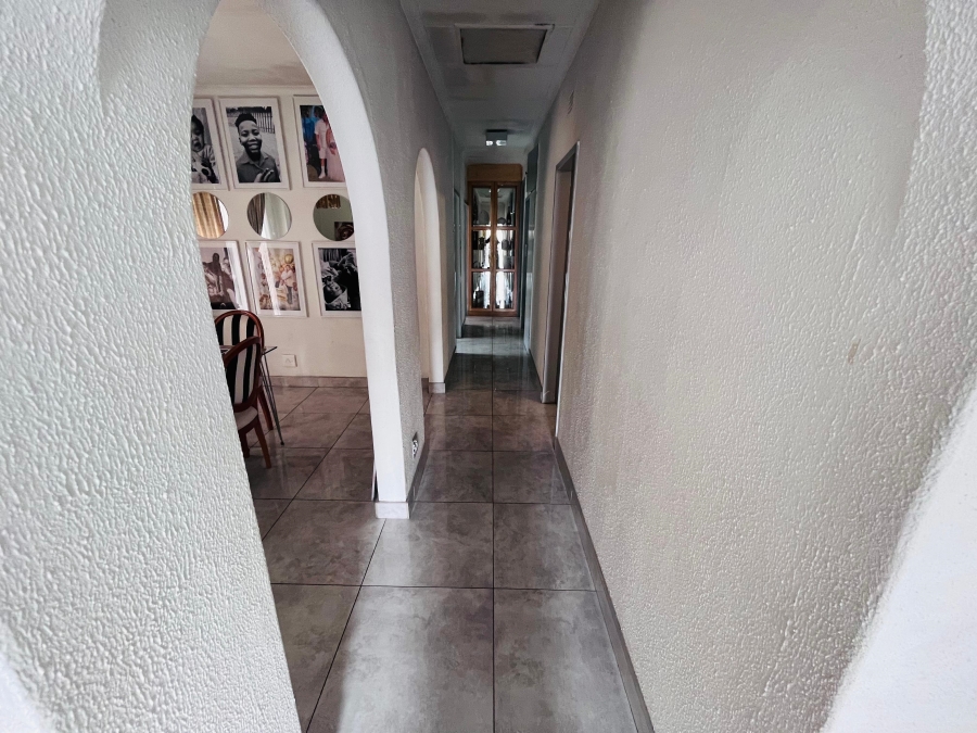 4 Bedroom Property for Sale in Klippoortje Gauteng