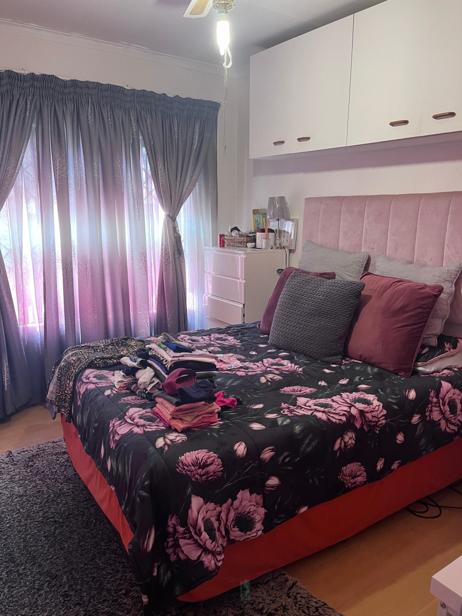 4 Bedroom Property for Sale in Klippoortje Gauteng