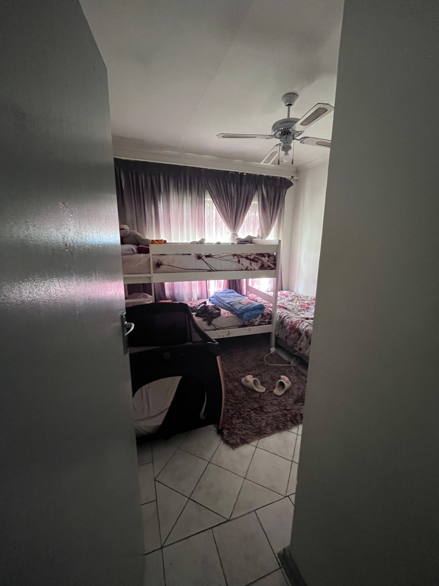 4 Bedroom Property for Sale in Klippoortje Gauteng