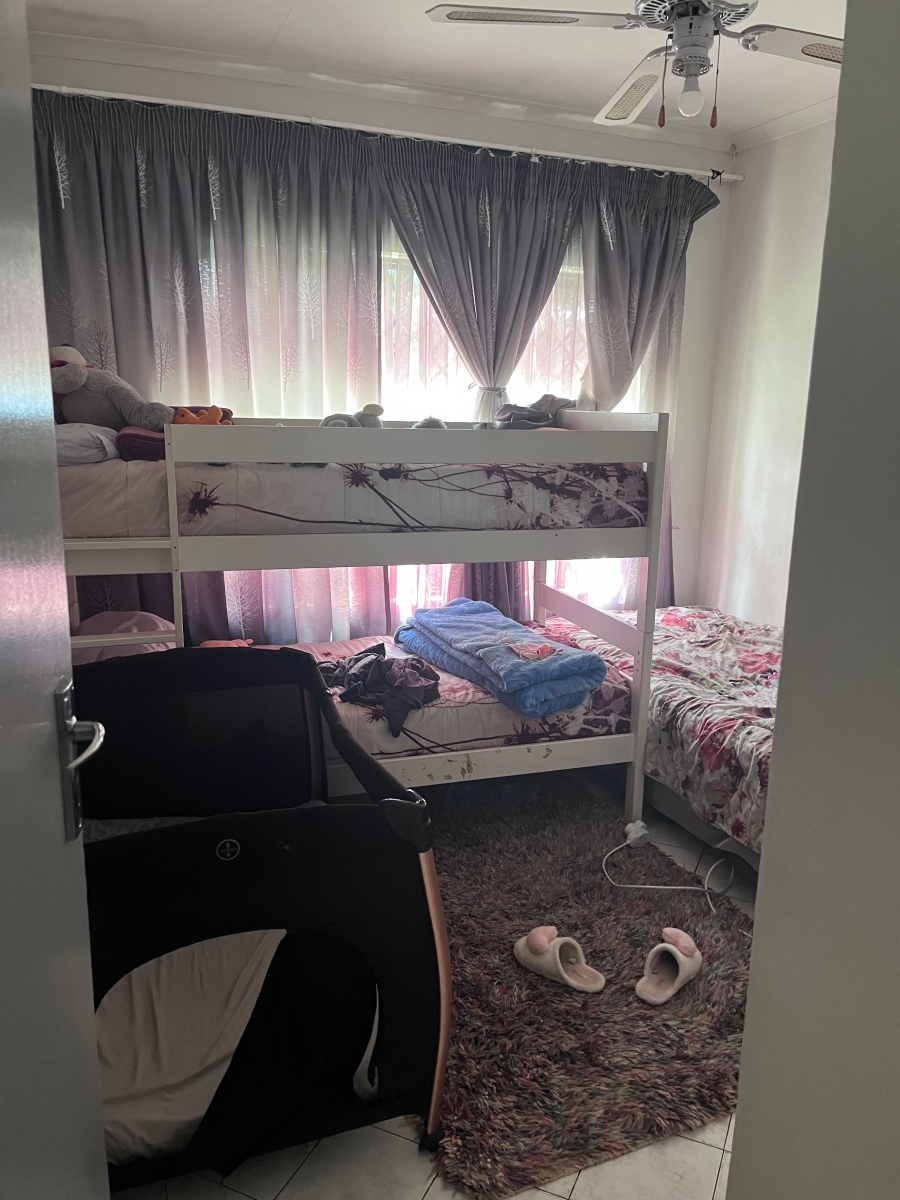 4 Bedroom Property for Sale in Klippoortje Gauteng