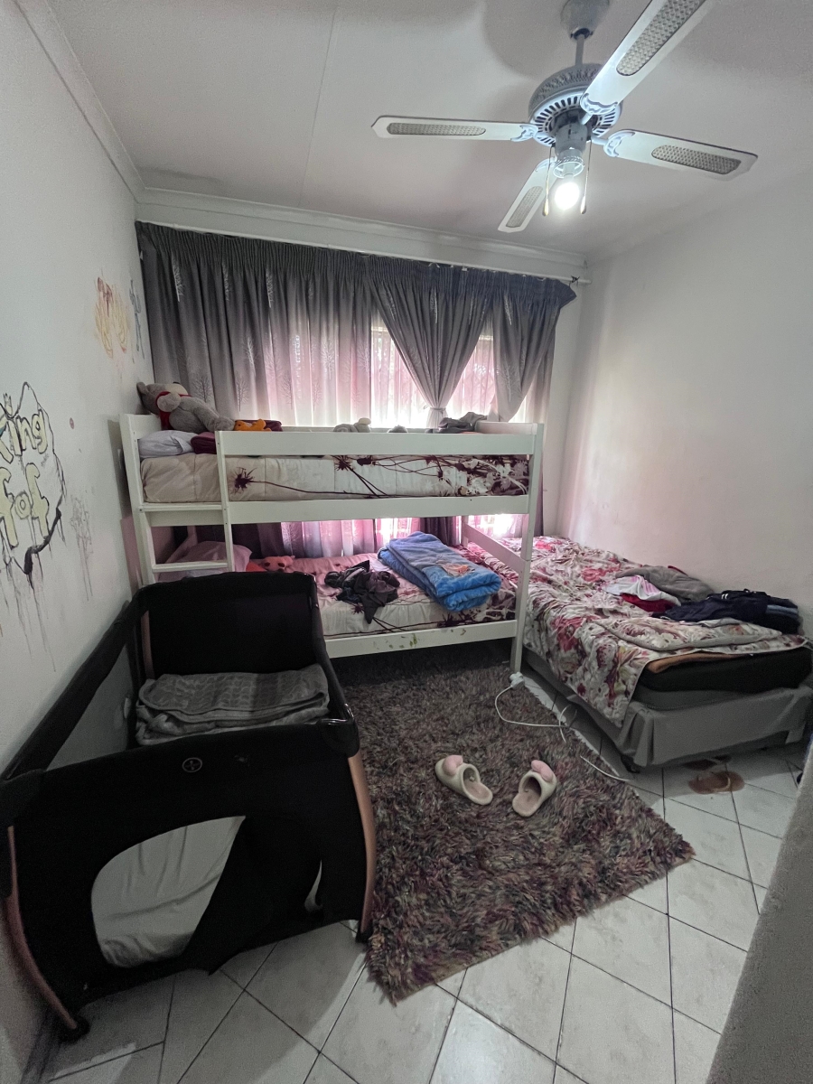 4 Bedroom Property for Sale in Klippoortje Gauteng