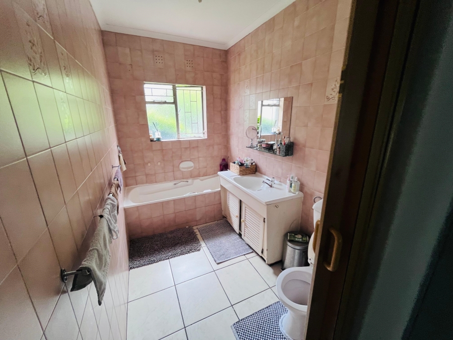 4 Bedroom Property for Sale in Klippoortje Gauteng