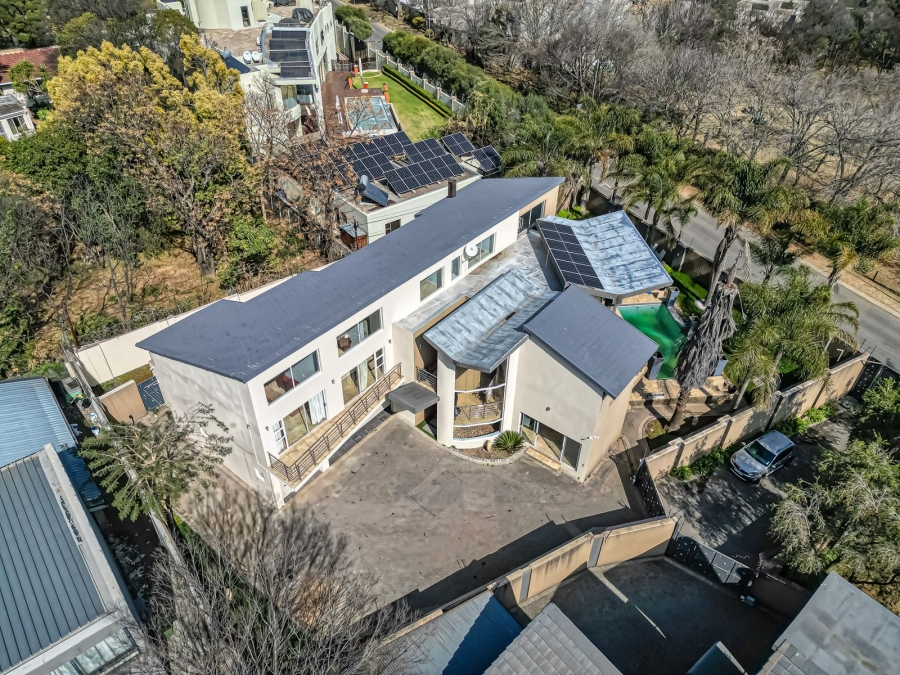 To Let 4 Bedroom Property for Rent in Sandown Gauteng