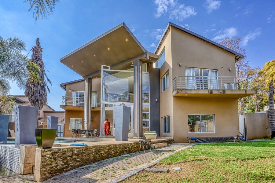 To Let 4 Bedroom Property for Rent in Sandown Gauteng