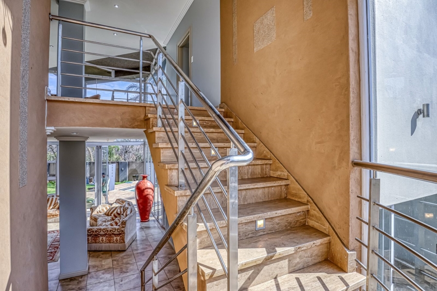 To Let 4 Bedroom Property for Rent in Sandown Gauteng