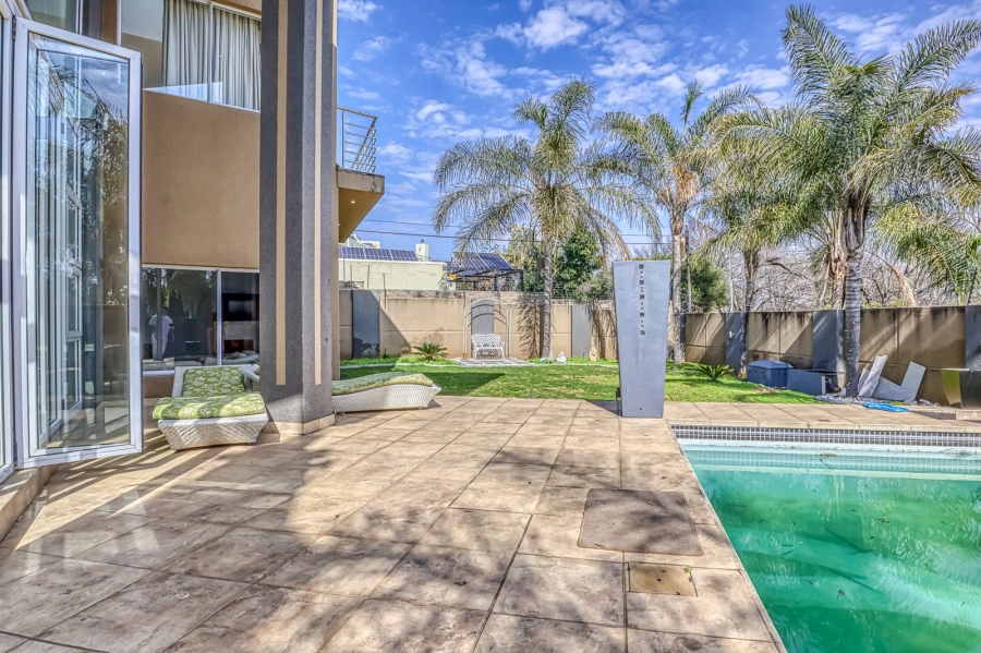 To Let 4 Bedroom Property for Rent in Sandown Gauteng