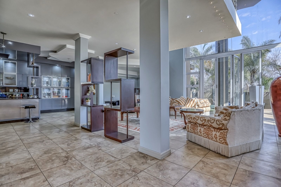 To Let 4 Bedroom Property for Rent in Sandown Gauteng