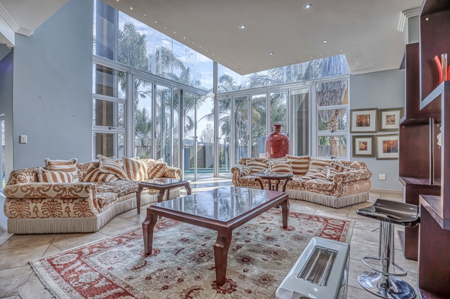 To Let 4 Bedroom Property for Rent in Sandown Gauteng