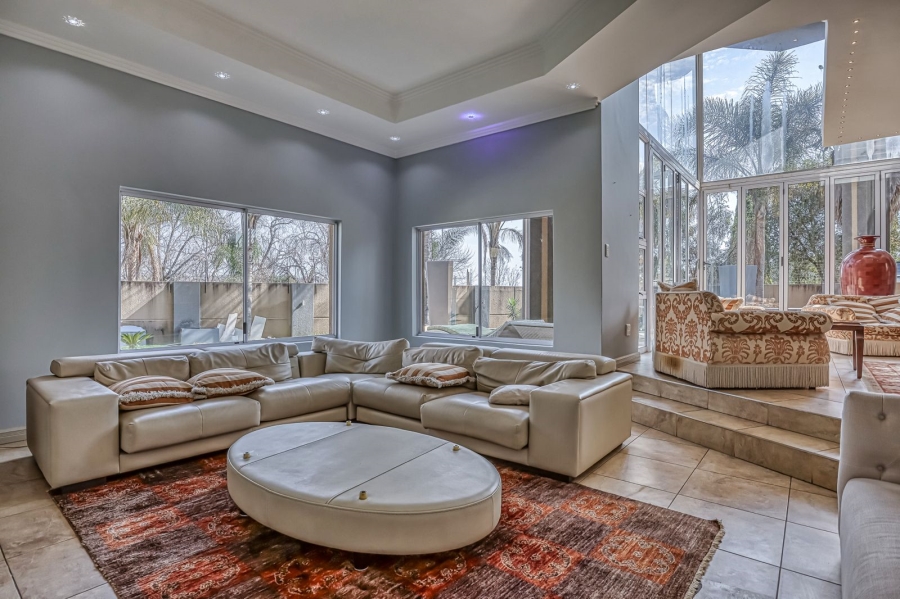 To Let 4 Bedroom Property for Rent in Sandown Gauteng