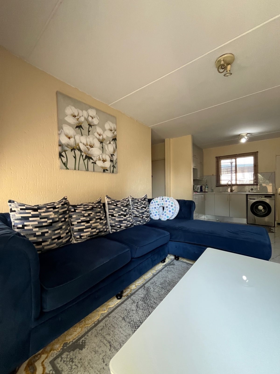 2 Bedroom Property for Sale in Klippoortje Gauteng